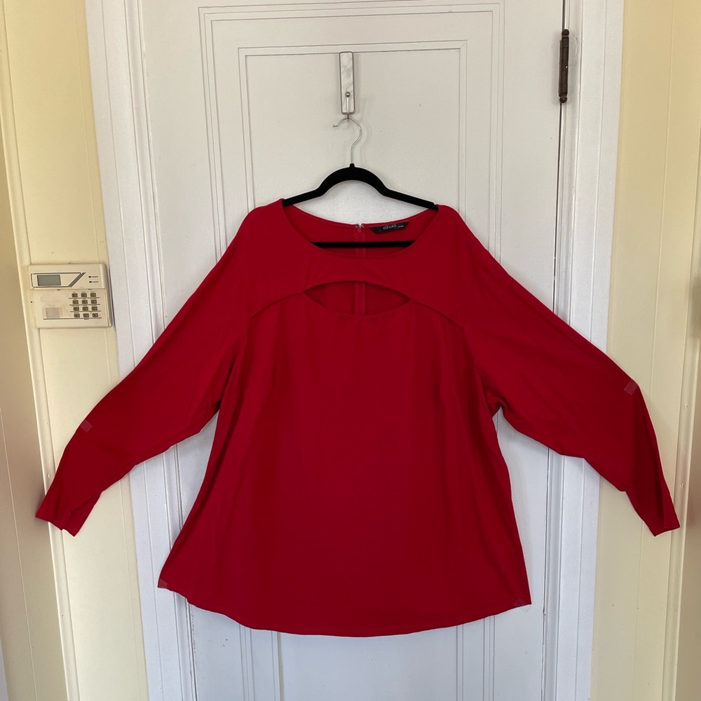 Eshakti size 6x red tunic with opening in front